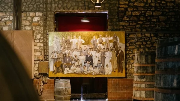 Κελλάρι 10: Η ιστορία της Achaia Clauss έγινε ντοκιμαντέρ