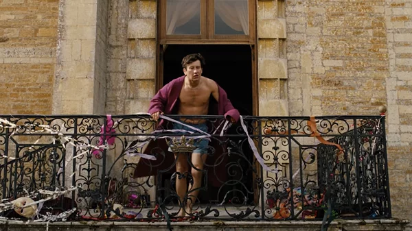 Πλούτος, χάος και σεξ στο τρέιλερ του "Saltburn"