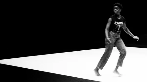 "Ποιος θυμάται τη Μάγια Ντέρεν;": Με αφορμή τη Beyoncé, μια ομάδα καταπιάνεται με μια φιγούρα της αβάν-γκαρντ