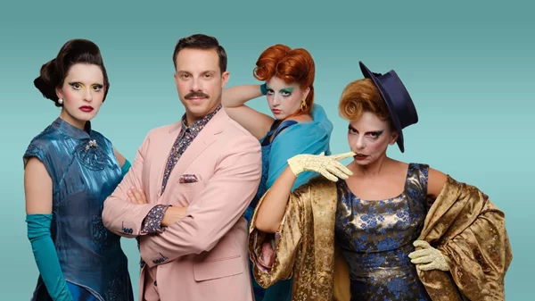 "Ράφτης κυριών" ο Δημήτρης Μακαλιάς σε σκηνοθεσία Γιάννη Κακλέα