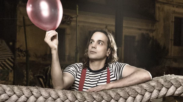 "Βικτόρ ή τα παιδιά στην εξουσία": Το πιο ισχυρό φάρμακο είναι το γέλιο