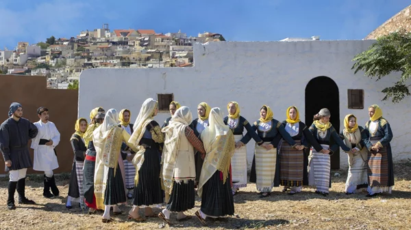 "Με 2 Ματιές": Η ελληνική ζωγραφική μέσα από το σύγχρονο φωτογραφικό βλέμμα