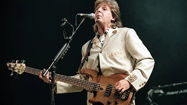 "Golden Slumbers": Ο Πολ ΜακΚάρτνεϊ παίζει στη Νέα Υόρκη κι εγώ ακούω τη σετ λίστ της βραδιάς και τον ακολουθώ