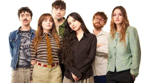 Οι Black Country, New Road έρχονται (ευτυχώς) ξανά στην Αθήνα