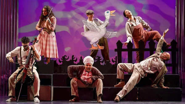 "Ραπουνζέλ χωρίς παραμύθι": Έξτρα παραστάσεις για την βραβευμένη παράσταση του Ηλία Καρελλά