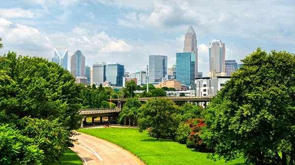 American Airlines: Ξεκινούν τα απευθείας δρομολόγια Αθήνα-Σάρλοτ