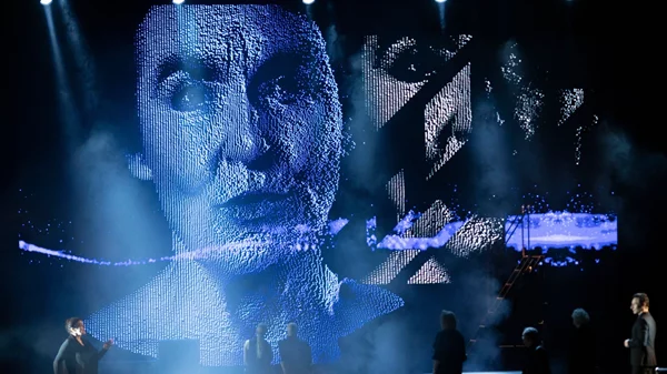 "Όμορφη Πόλη - 100 χρόνια Μίκης Θεοδωράκης": Επιπλέον παράσταση για τη φαντασμαγορική μουσικοθεατρική παραγωγή στο Παλλάς