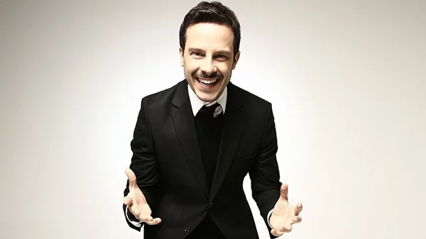 Δημήτρης Μακαλιάς: "Ο κόσμος έχει αγκαλιάσει το stand up πιο πολύ από ποτέ"