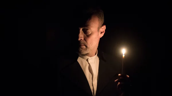 Ο Κωνσταντίνος Γιαννακόπουλος επανέρχεται με "Το αμάρτημα της μητρός μου" στο Radar