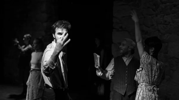 "Ο ταξιδιώτης": Η λογοτεχνία στη σκηνή του Tempus Verum