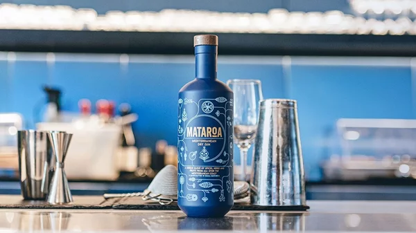 Ένα σχεδόν speakeasy bar στα VIP lounges της Aegean