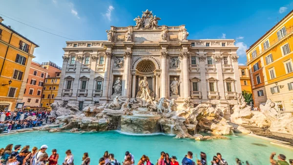 Ιταλία: Ο δήμος Ρώμης μελετά το ενδεχόμενο να επιβάλει είσοδο για τους τουρίστες στη Φοντάνα ντι Τρέβι