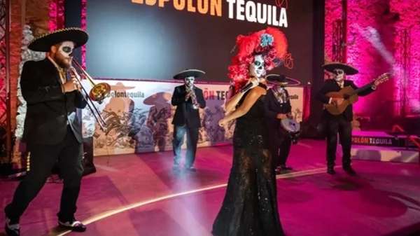 Γιορτάζοντας την Ημέρα των Νεκρών με την Espolòn Tequila