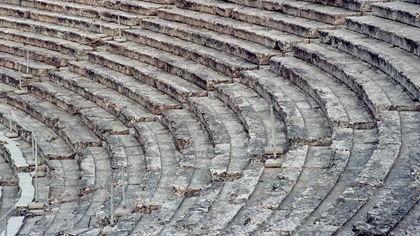 Το Φεστιβάλ Αθηνών Επιδαύρου μπαίνει σε συζητήσεις στην Πειραιώς 260