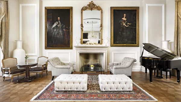 "Tudor Hall": Μια σύντομη ανάσα σε ένα διαχρονικά πολυτελές εστιατόριο