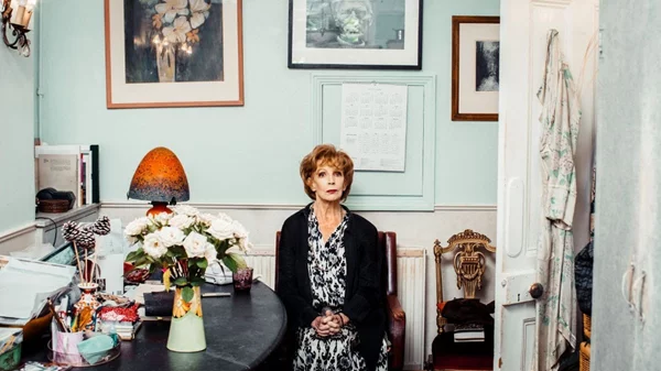 Αποχαιρετώντας τη σπουδαία συγγραφέα Edna O’ Brien