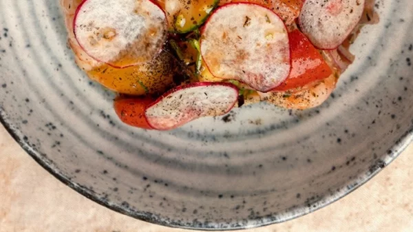 Το "Barro Negro" στήνει σεβιτσερία στην μπάρα του