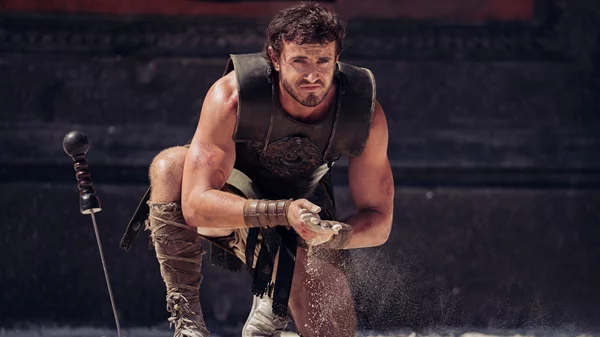 Πολ Μεσκάλ εναντίον ρινόκερου στο τρέιλερ του "Μονομάχου II"