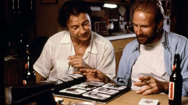 Η σχέση του συγγραφέα Πολ Όστερ με τον κινηματογράφο