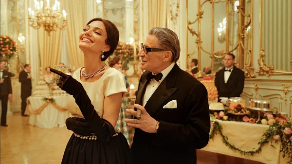 Στο "Maria" η Αντζελίνα Τζολί αποδίδει εντυπωσιακά την Κάλλας