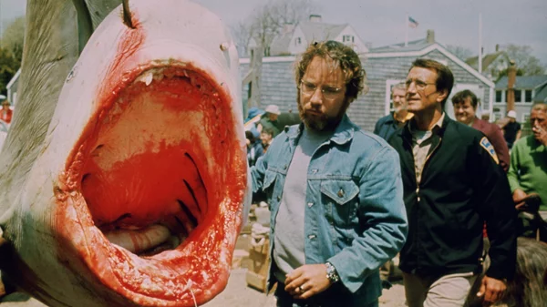 50 χρόνια μετά, τα "Σαγόνια του Καρχαρία" στάζουν ακόμη αίμα