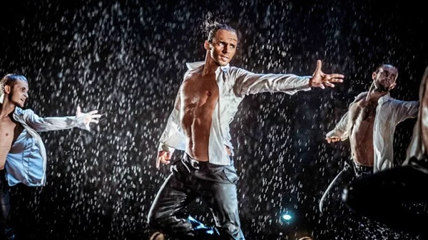 Τρεις διεθνείς παραγωγές έρχονται στο Christmas Theater