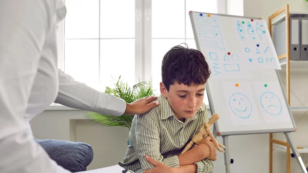 Πώς μπορώ να καταλάβω ότι το παιδί μου έχει άγχος; Η ψυχολόγος μας δίνει συμβουλές για να το αντιμετωπίσουμε