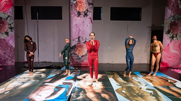 "Σεμπάστιαν": Ξανά στο Πλύφα η περφόρμανς που συνδυάζει ποίηση και σινεμά με "ιερή" έμπνευση