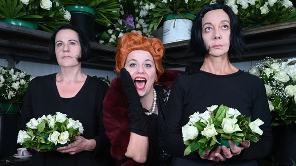 Παράταση για τις "Δούλες" με τις Δήμητρα Χατούπη, Μαρία Σαββίδου και Μαρία Νίκα