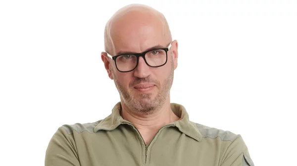 "Α4": Ο Δημήτρης Δημόπουλος στο πιο ενδοσκοπικό stand up comedy σόλο του