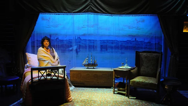 "Λωξάντρα": Παράταση για το μονόλογο της Άννας Βαγενά στο θέατρο Μεταξουργείο