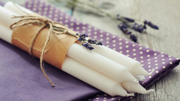 Φέτος αγοράζουμε λαμπάδες για καλό σκοπό!