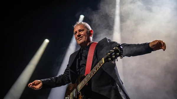 Ο Παύλος Παυλίδης επιστρέφει στο "Floyd"