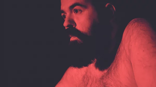 Updated | "Κήτος": Ο ανέκδοτος μονόλογος του Βαγγέλη Ρωμνιού στο Θέατρο Τέχνης