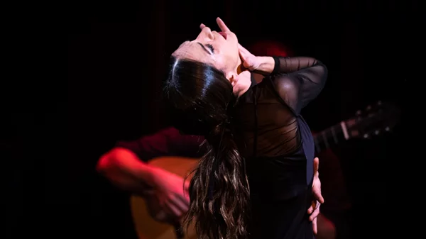 ANDÁMOSIS: Η Ισπανία συναντά την Ελλάδα με επίκεντρο τη γυναίκα