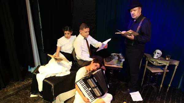 "Στο κάλεσμα σου ντύθηκα τη νύχτα" του Γιώργου Γιαννακόπουλου στο Θέατρο Διάχρονο