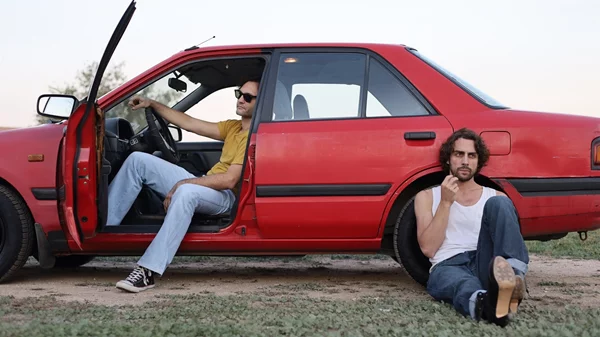 Το "Ποιος σκότωσε τον πατέρα μου" μετακομίζει στο Θέατρο Προσκήνιο