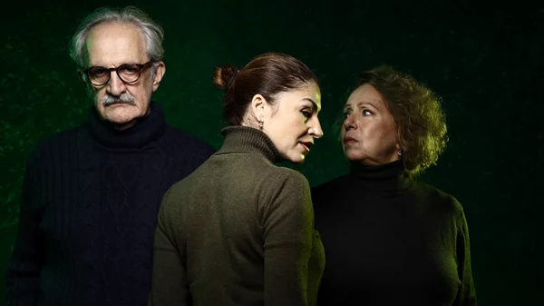 Στη "Ράβδο" του Μαρκ Ρέιβενχιλ πρωταγωνιστεί ο Δημήτρης Καταλειφός στο ιστορικό "Αμφι-θέατρο"