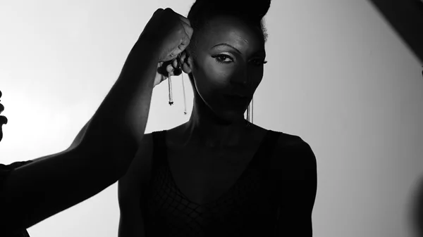 Η κολεκτίβα Nest "σε αναζήτηση κουίρ καταφυγίων" ενάντια στην ομοφοβία της Αφρικής