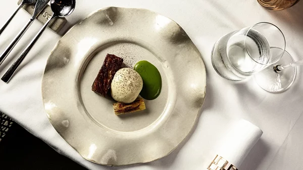 Το νέο μενού στο 'Sense' διαβάζει την ελληνική γαστρονομία από τις ρίζες της