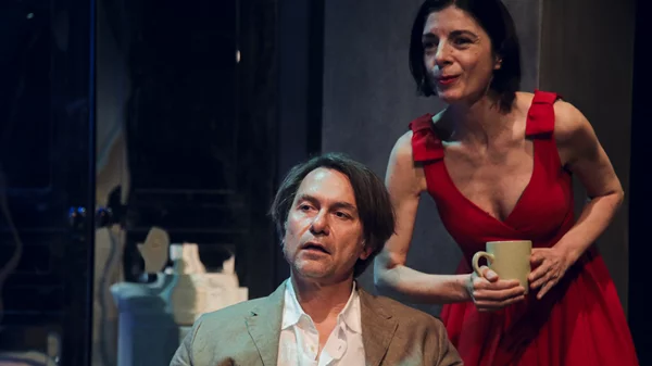 Οι "Άλλες εποχές" του Πίντερ παίρνουν παράταση