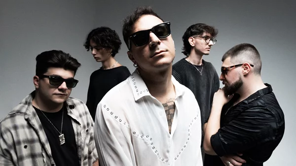 Οι Royal Arch σκορπούν "Love & Terror" στο Aux Club