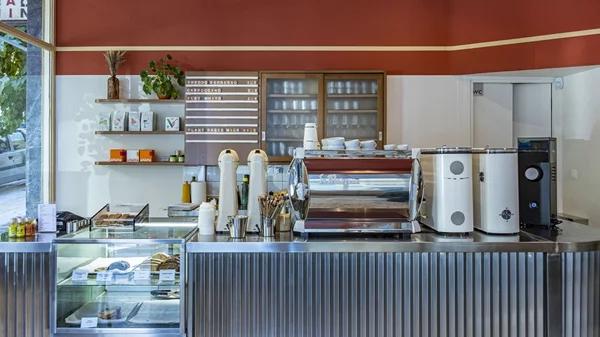 'Mellem': Για καφέ και κρασί στην Κυψέλη