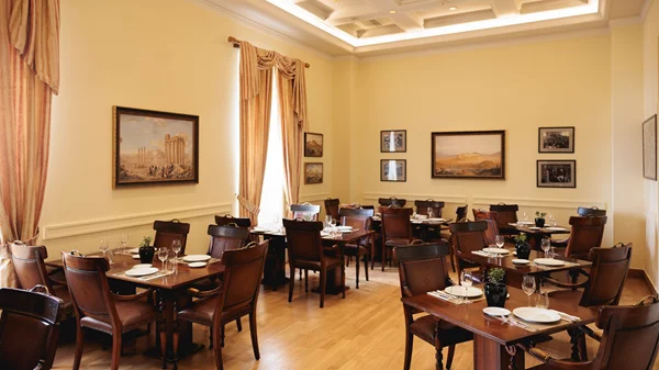 Στο ιστορικό κτήριο 'Κωστής Παλαμάς' του ΕΚΠΑ, υπάρχει πια ένα εστιατόριο ελληνικής κουζίνας