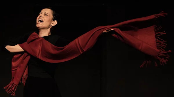 "Σέρρα - Η ψυχή του Πόντου": Ο μονόλογος του Γιάννη Καλπούζου ξανά στη σκηνή