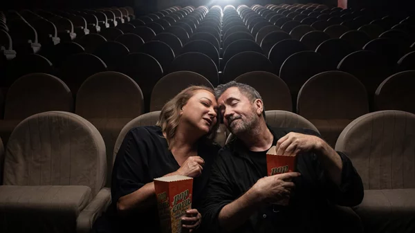 "Sexy laundry": Last call για Σπύρο Παπαδόπουλο - Ρένια Λουιζίδου μετά από 4 χρόνια