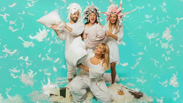 Η "Πουπουλένια Πολιτεία" ξανά στη σκηνή του θεάτρου 104