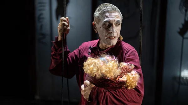 Φινάλε για την περιοδεία του "Μόνος με τον Άμλετ"