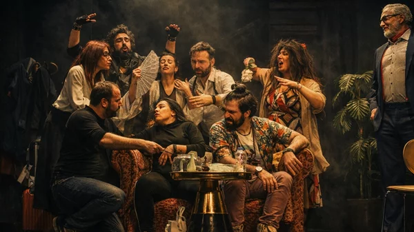 Θεατρική παράσταση από τον Γιώργο Αλκαίο;