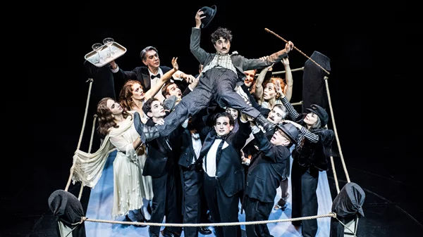 Προκόπης Αγαθοκλέους: ""Τα φώτα της πόλης" δίνουν την ευκαιρία να ξαναθυμηθούμε την απλότητα"